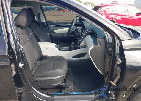 2022 Hyundai Tucson Sel z USA, uszkodzony, nr VIN 5NMJBCAE3NH135975